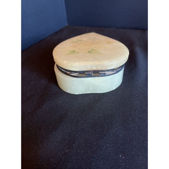Heart Shaped Alabaster Jewelry Trinket Box Container Hand Carved Stone in Italy - Picture 10 of 14